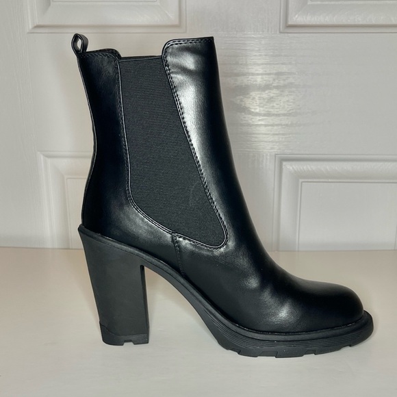Nine West Shoes - Nine West Ream High Heeled Chelsea Bootie Black Size 10